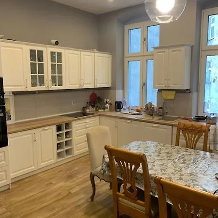 3 Bedroom Lux Center Διαμέρισμα *